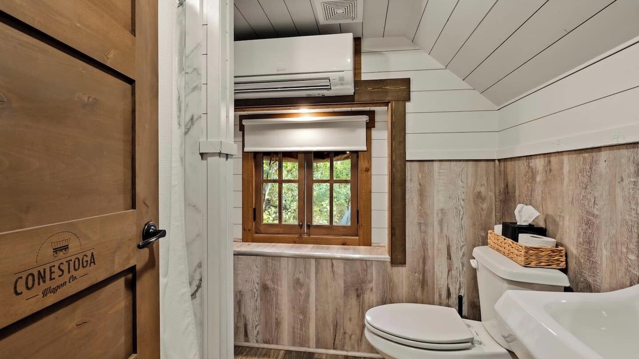 Photo of Bathroom in Strasburg