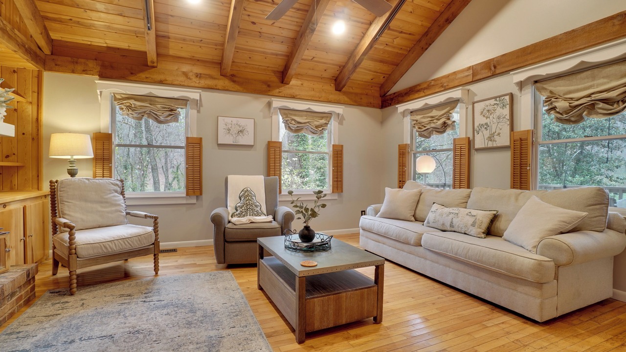 Photo of Livingroom in Sautee Nacoochee