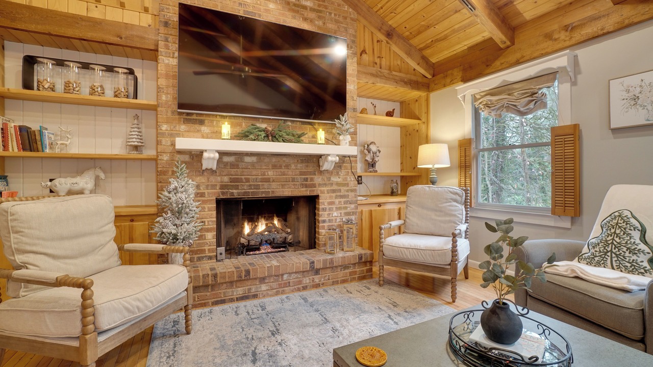 Photo of Livingroom in Sautee Nacoochee