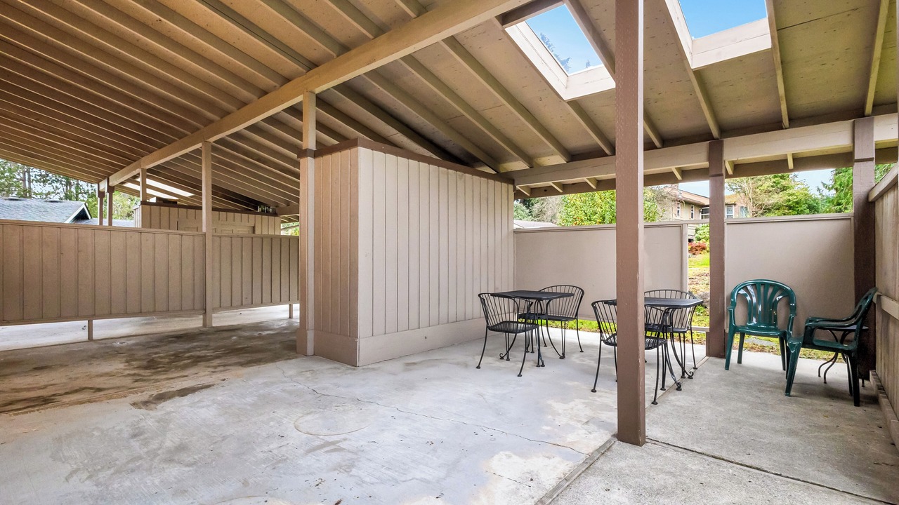 Photo of Patio Balcony in Lake Hills