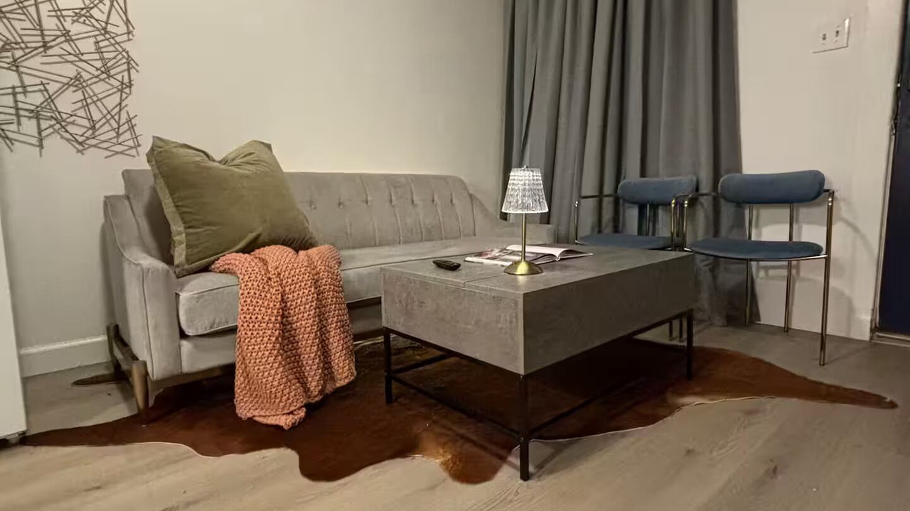 Photo of Livingroom in Canton