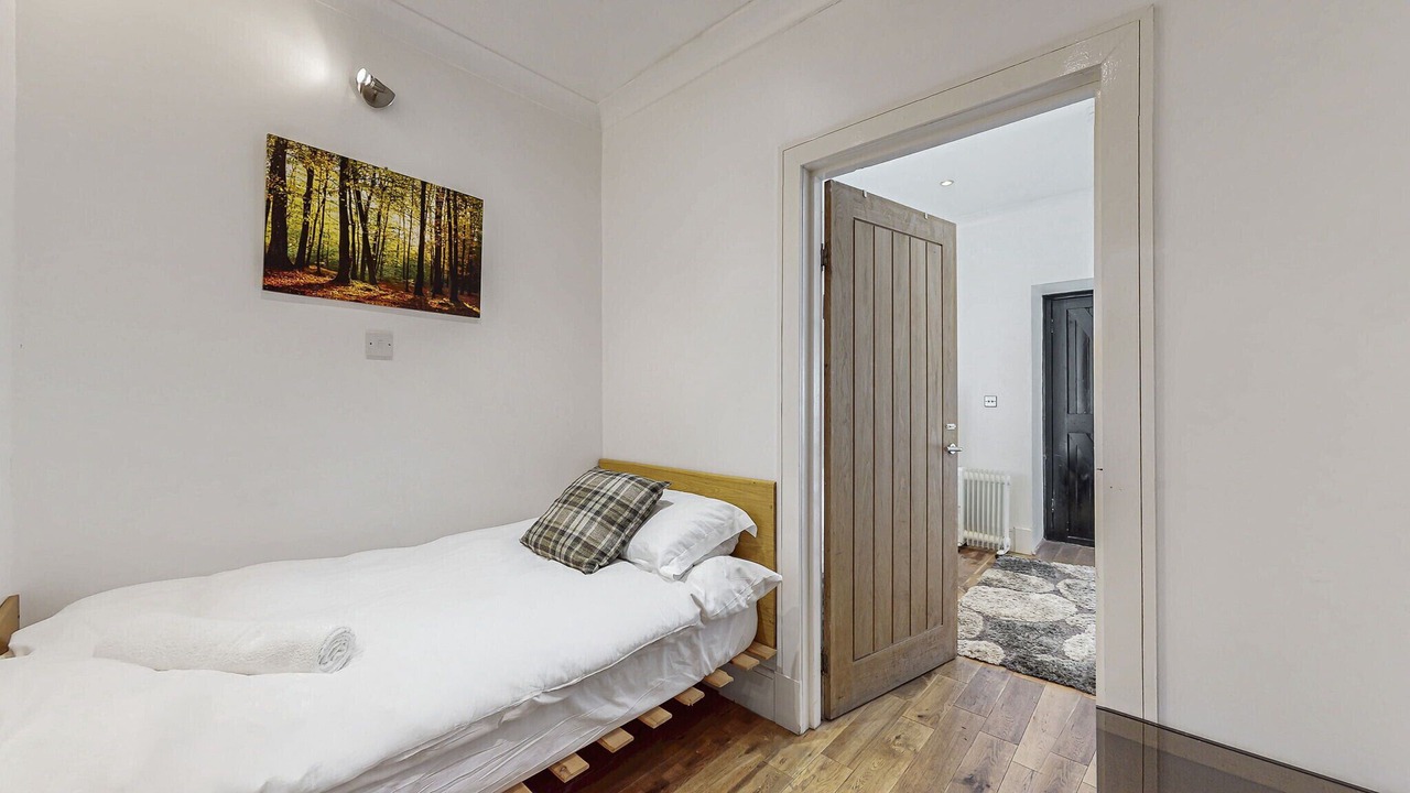 Photo of Bedroom in Colintraive