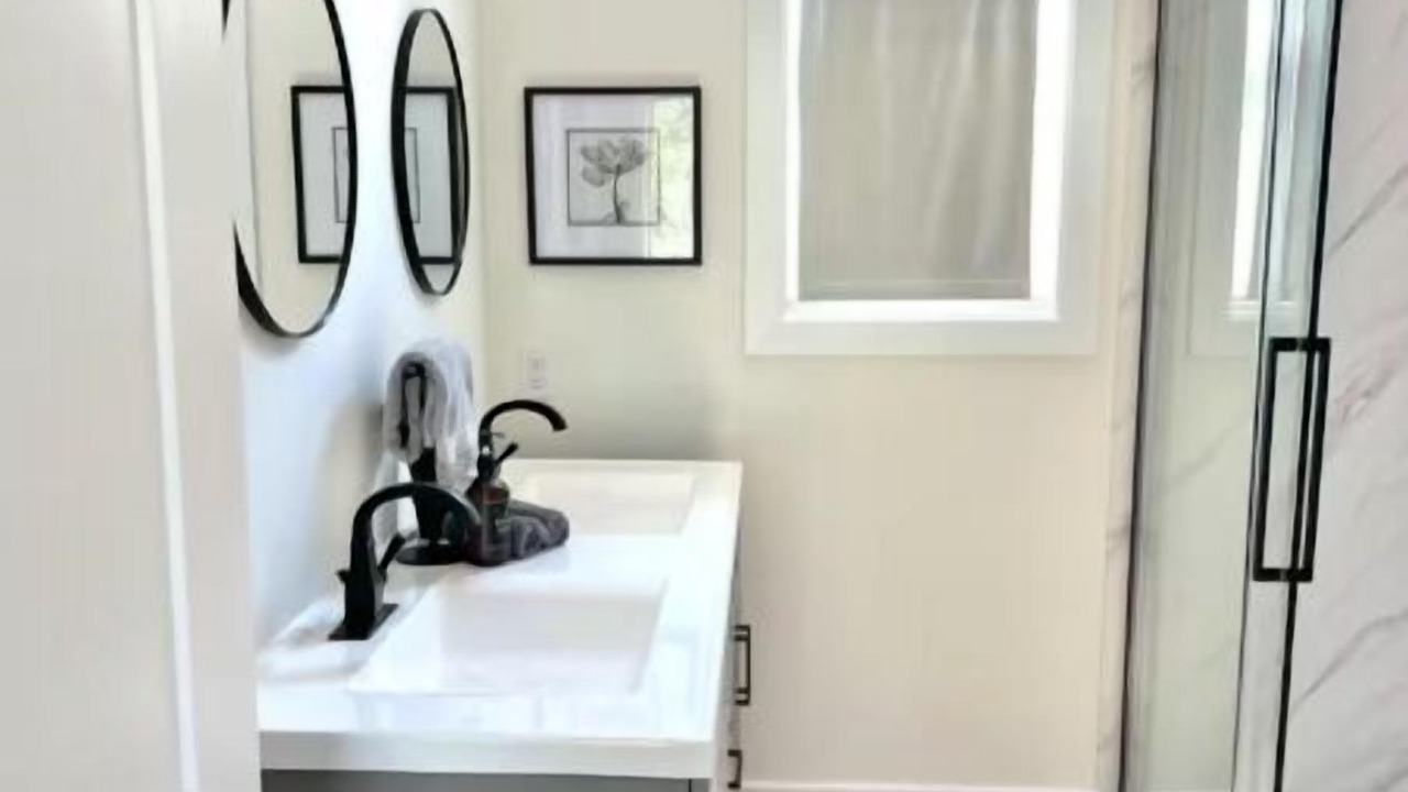 Photo of Bathroom in Tobermory