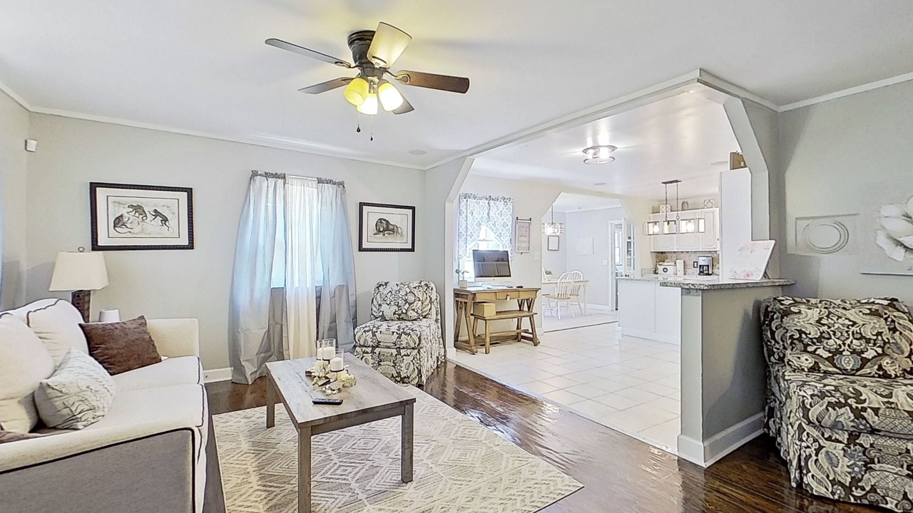 Photo of Livingroom in Macon
