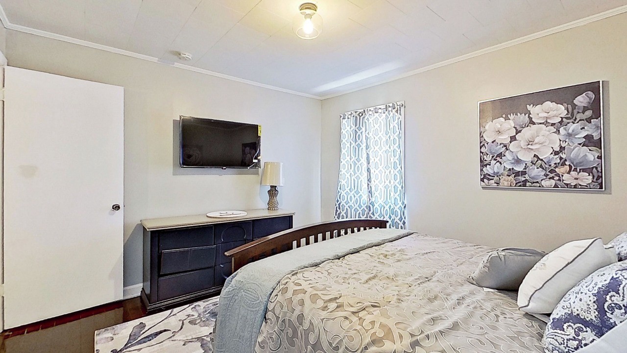 Photo of Bedroom in Macon