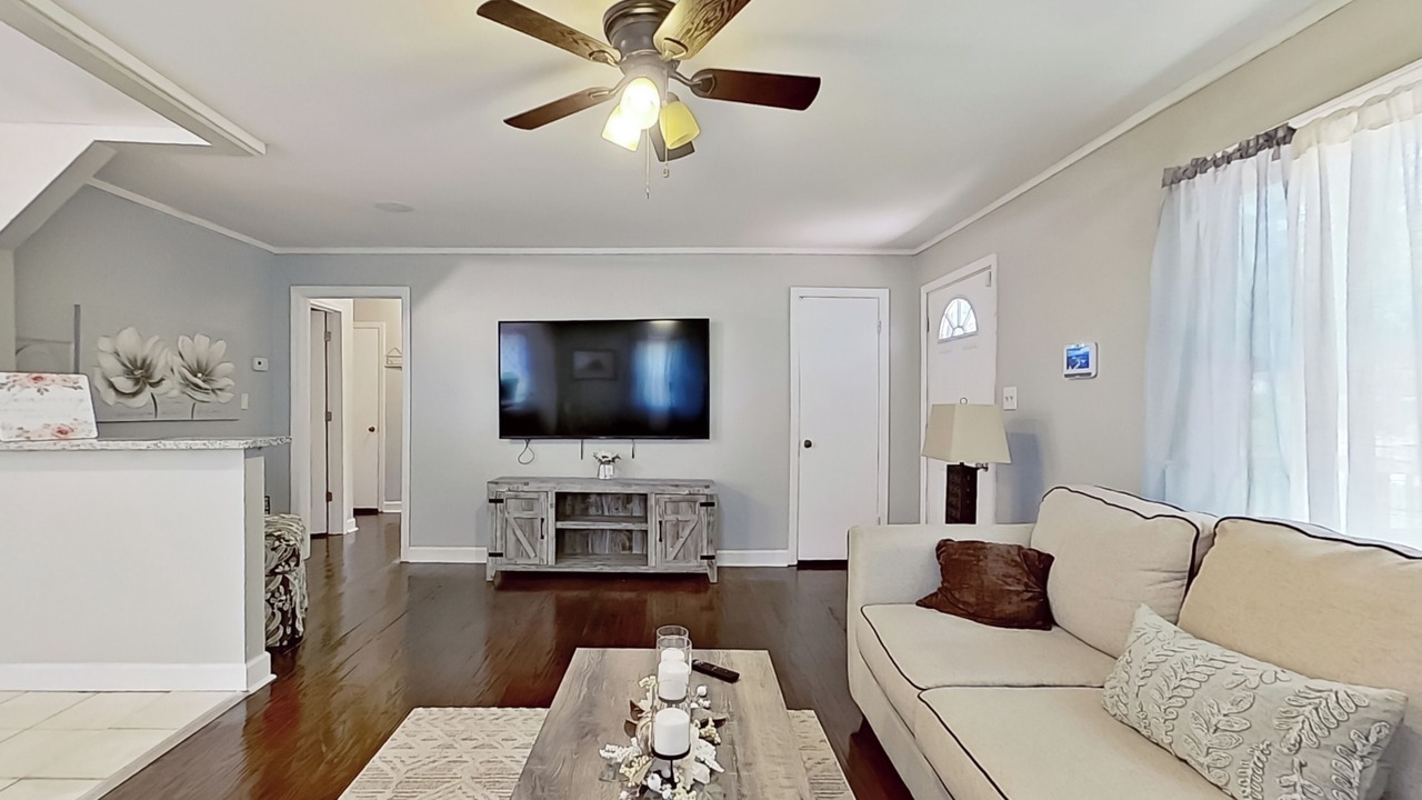 Photo of Livingroom in Macon