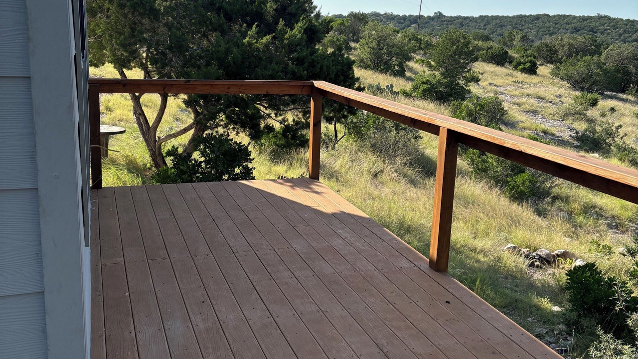 Photo of Patio Balcony in Edwards County