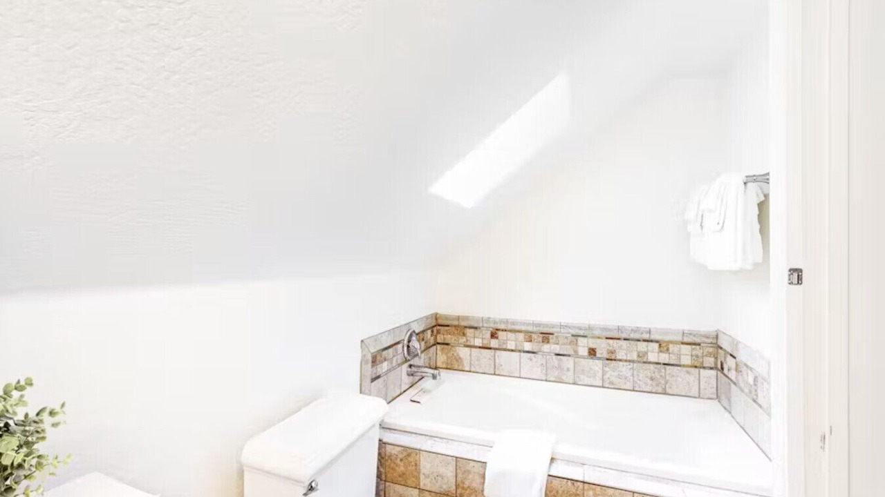 Photo of Bathroom in Humboldt Hill