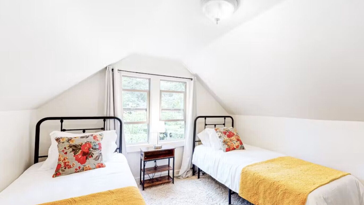 Photo of Bedroom in Humboldt Hill