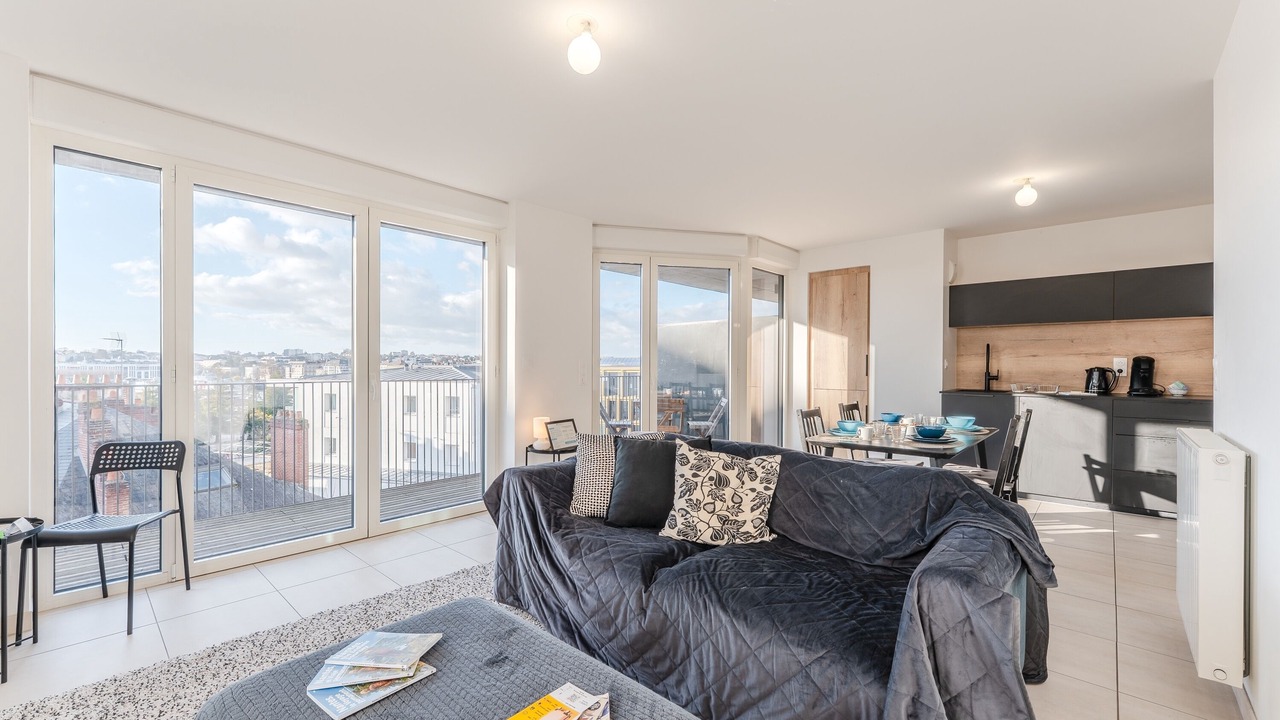 Photo of Livingroom in Republique - Les Ponts