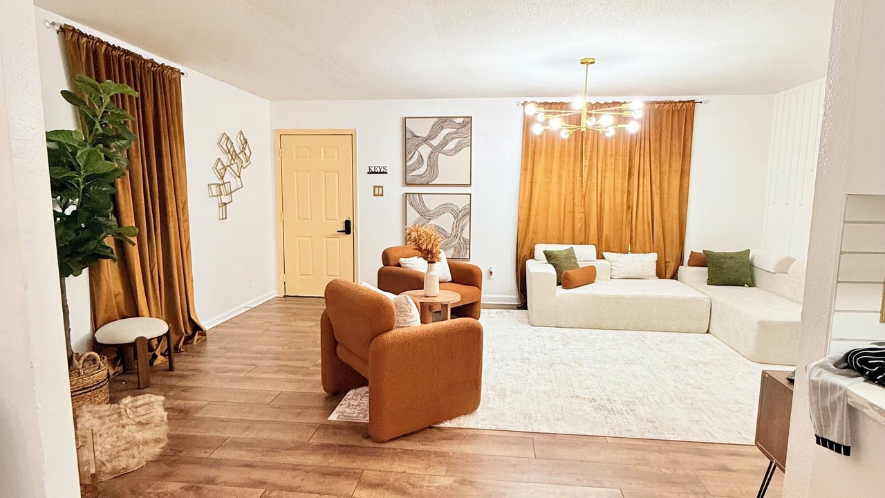 Photo of Livingroom in Northside