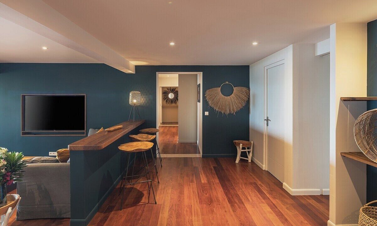 Photo of Others in Cul de Sac