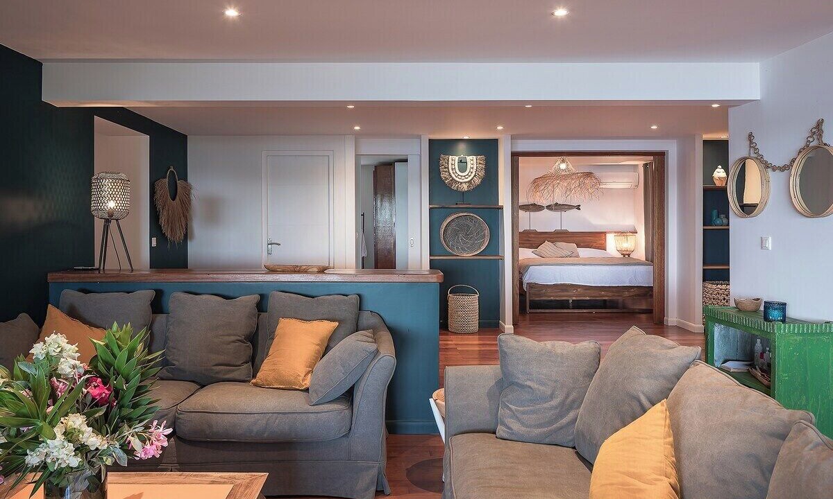 Photo of Others in Cul de Sac