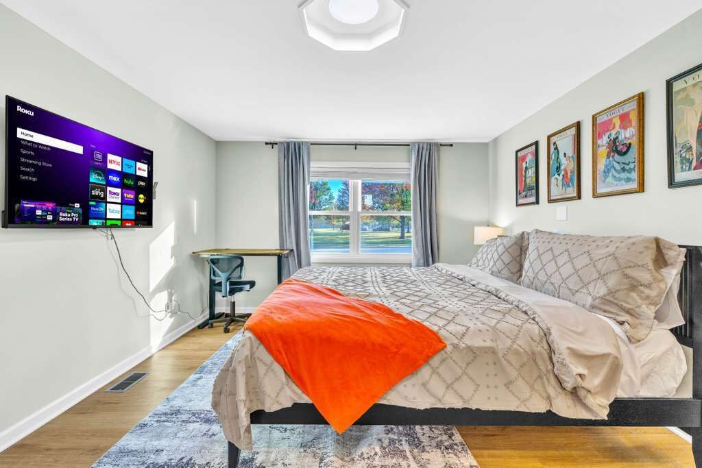 Photo of Bedroom in Romeoville
