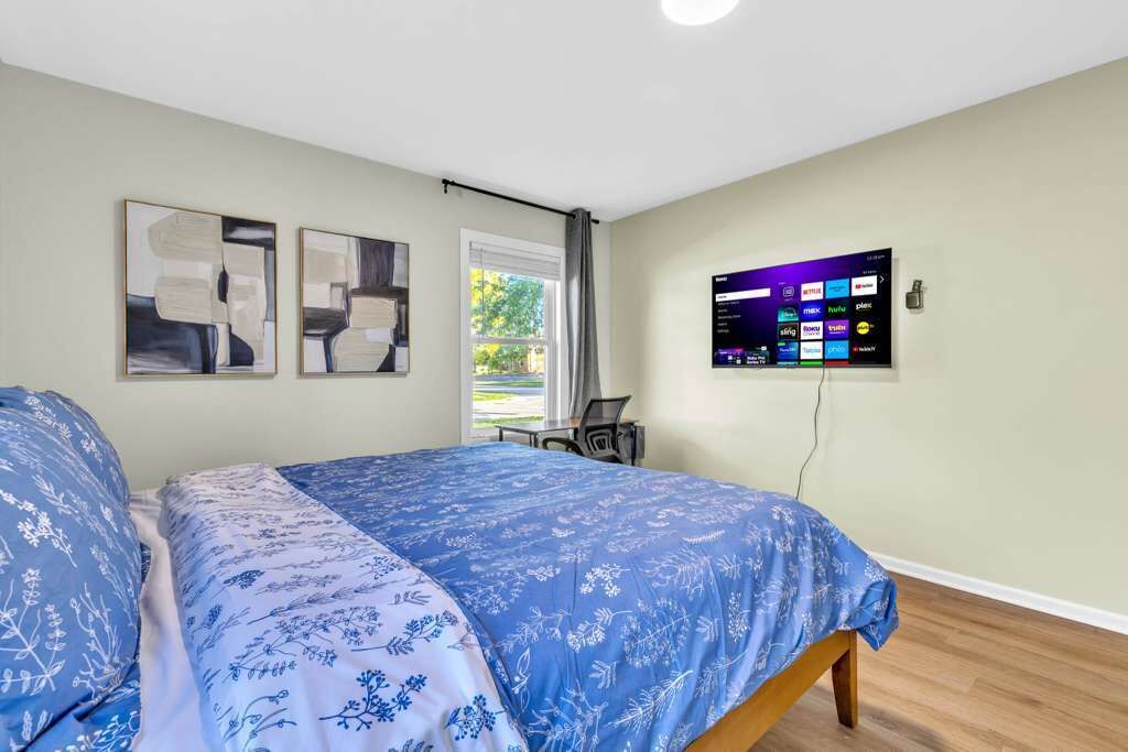 Photo of Bedroom in Romeoville