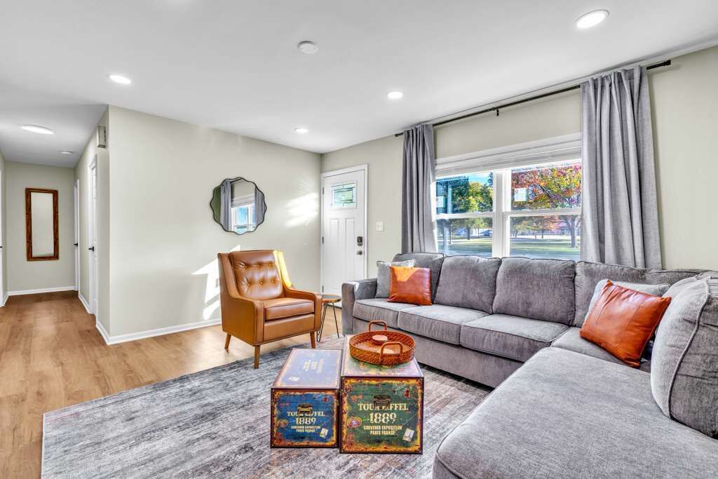 Photo of Livingroom in Romeoville