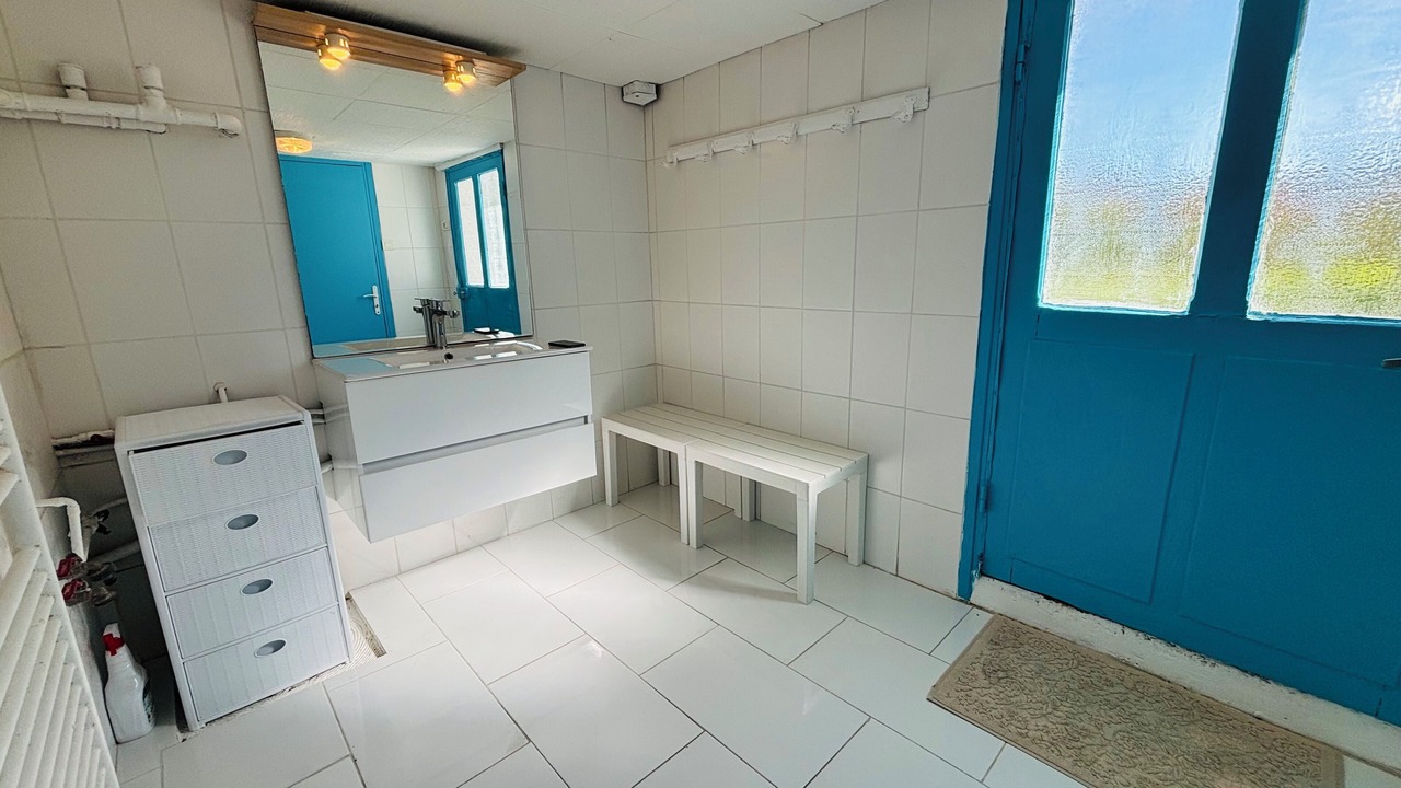 Photo of Bathroom in Airaines