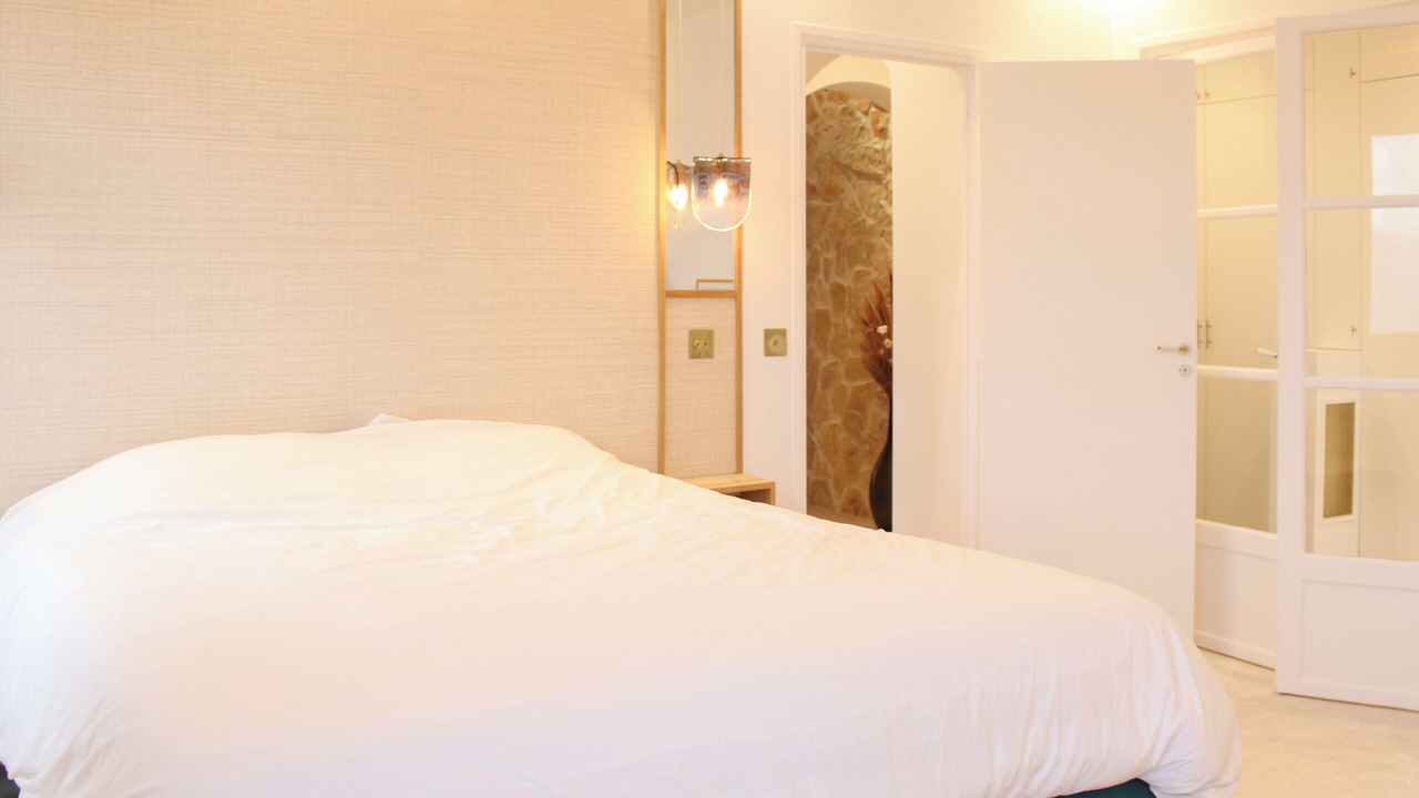 Photo of Bedroom in Suresnes