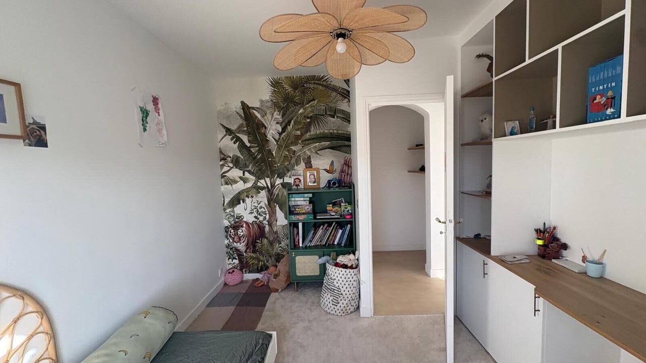 Photo of Bedroom in Suresnes