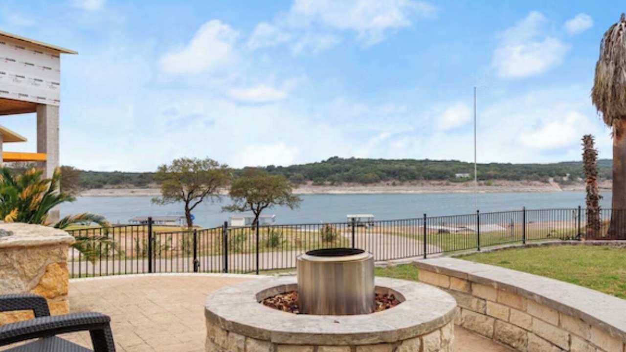 Photo of Patio Balcony in Highland Lake Estates