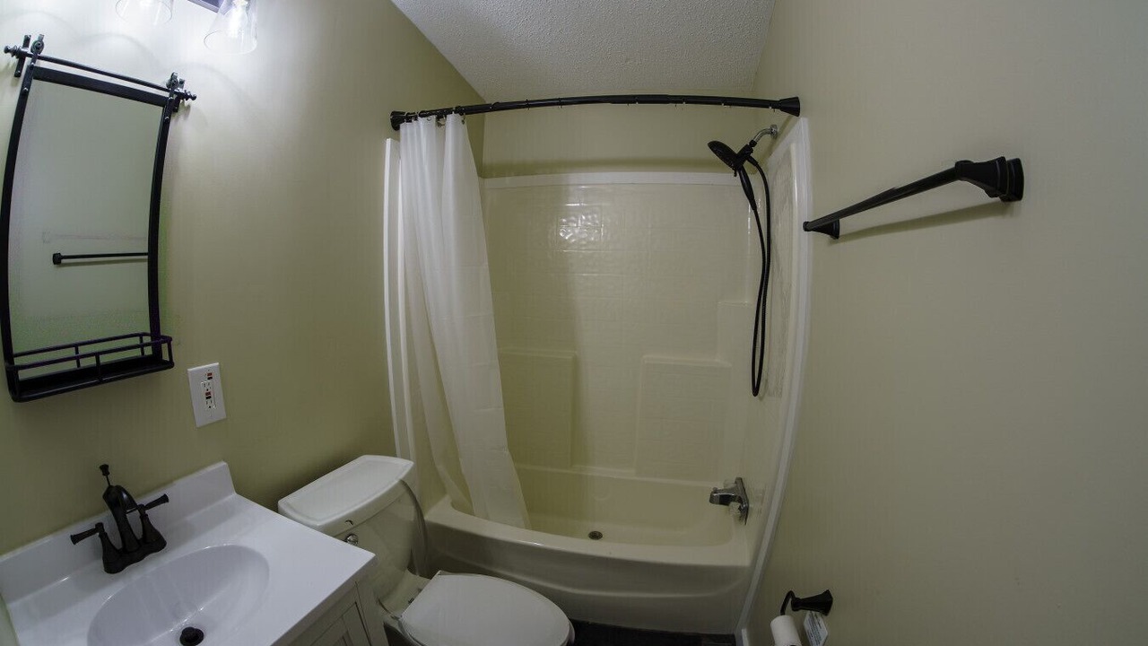 Photo of Bathroom in Balsam Grove