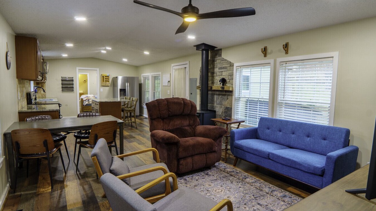 Photo of Livingroom in Balsam Grove