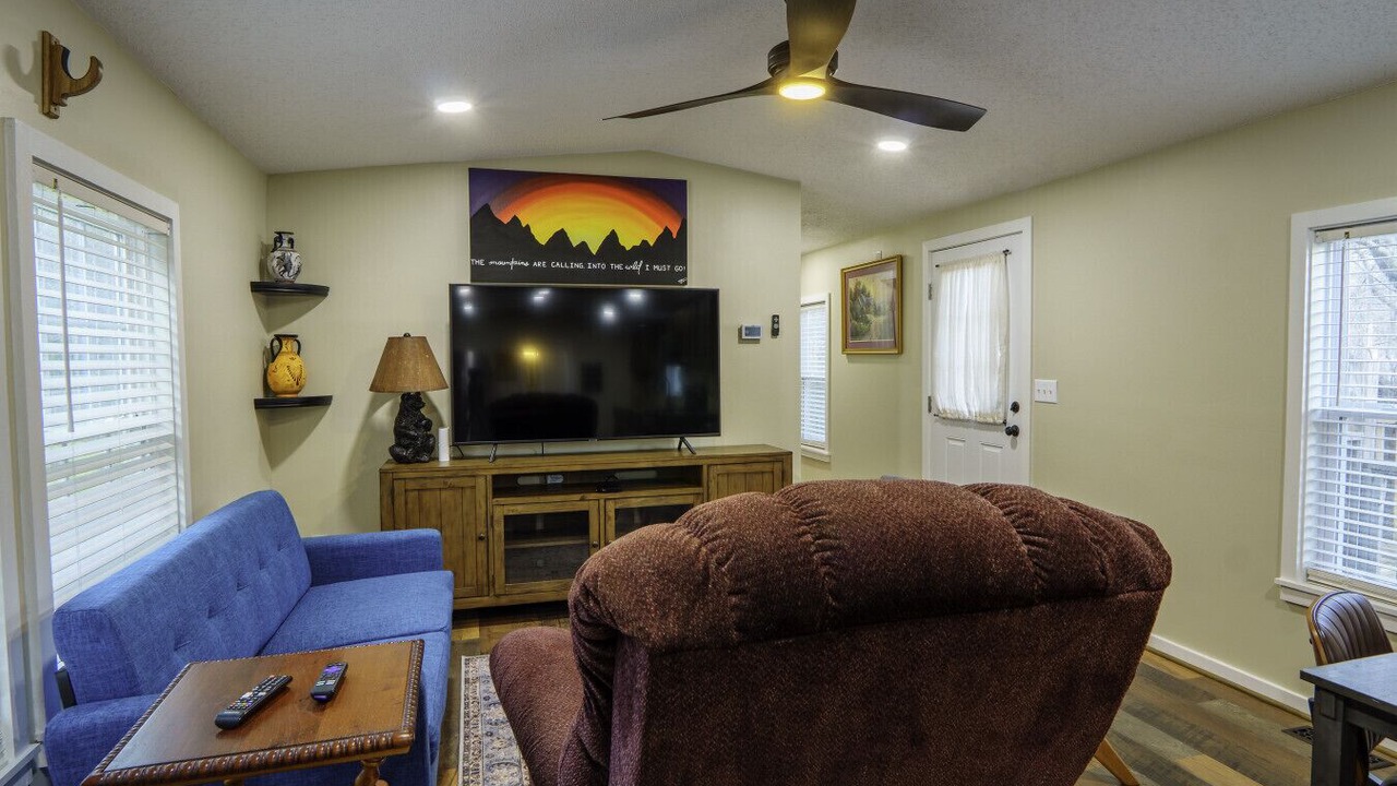 Photo of Livingroom in Balsam Grove