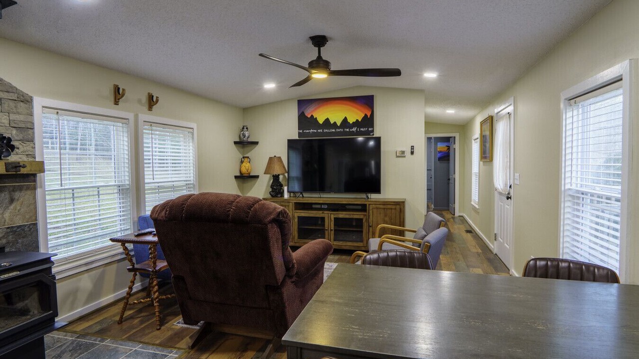 Photo of Livingroom in Balsam Grove