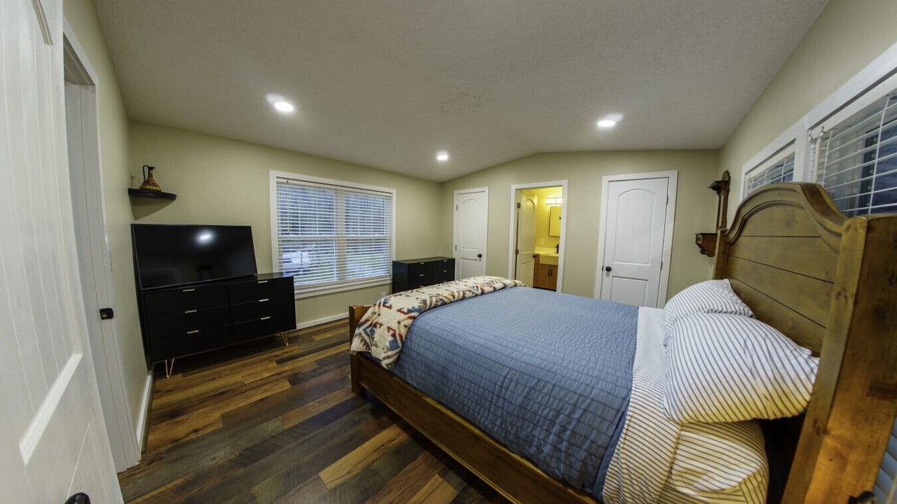 Photo of Bedroom in Balsam Grove