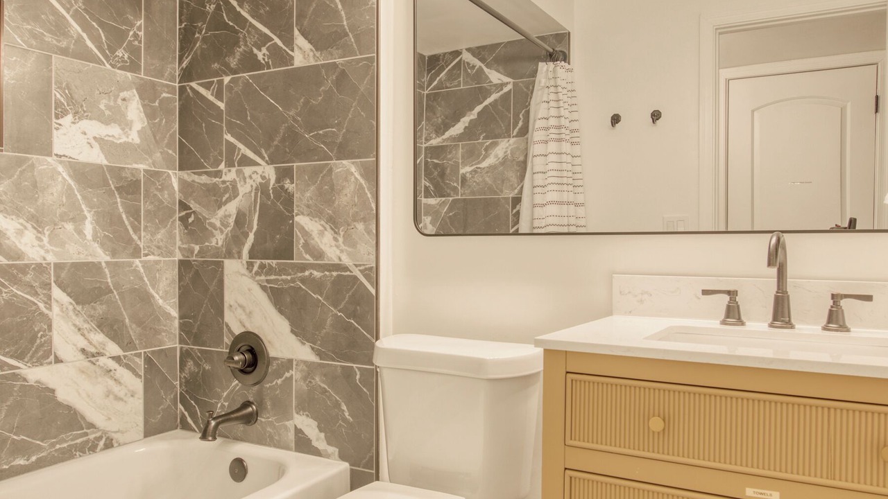 Photo of Bathroom in Broadway Northeast