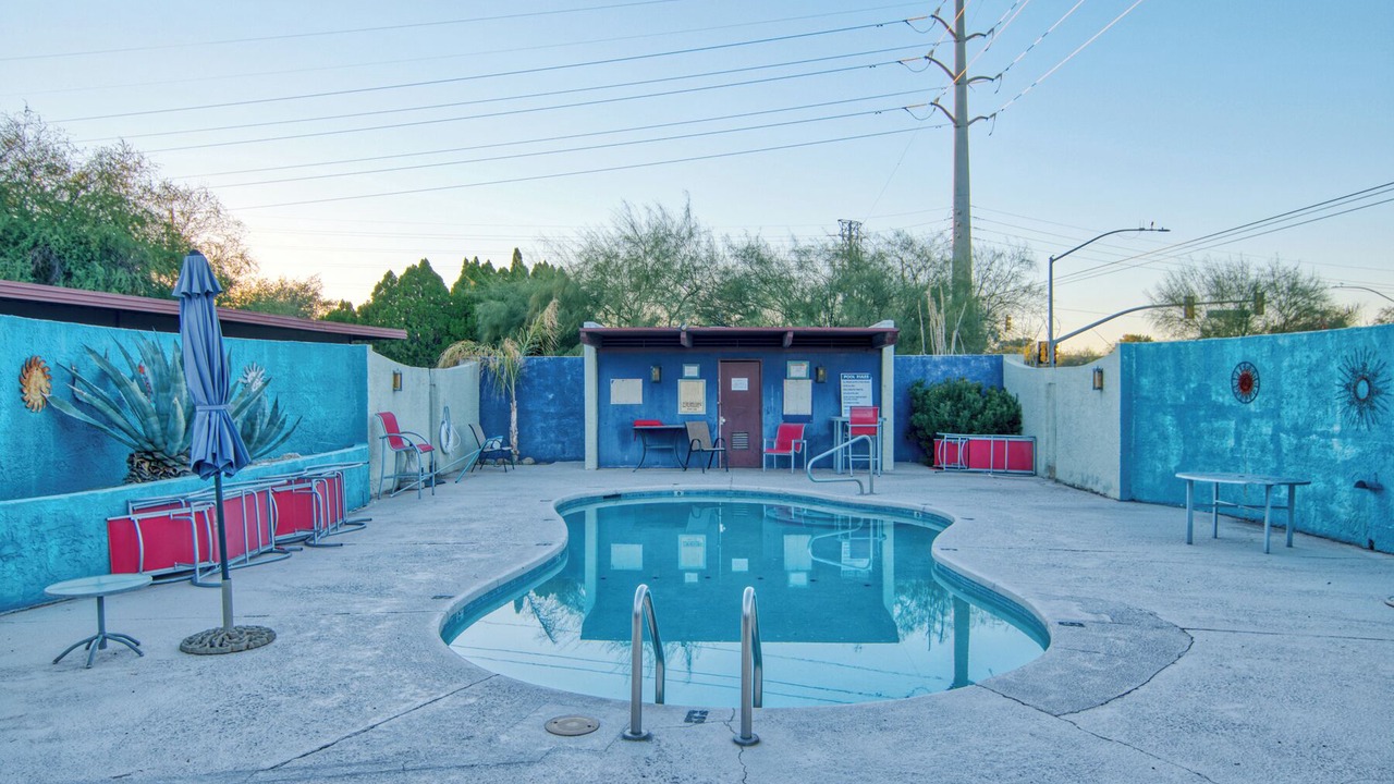 Photo of Outdoor in Broadway Northeast