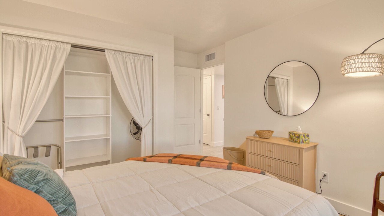 Photo of Bedroom in Broadway Northeast