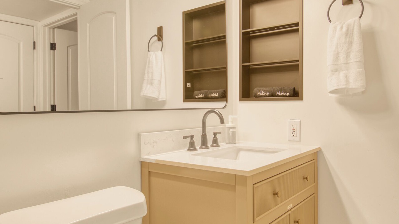 Photo of Bathroom in Broadway Northeast