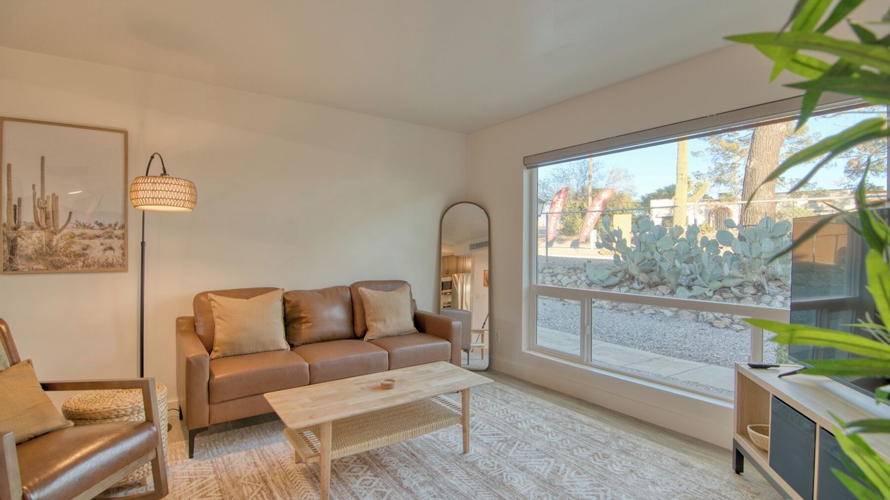 Photo of Livingroom in Broadway Northeast