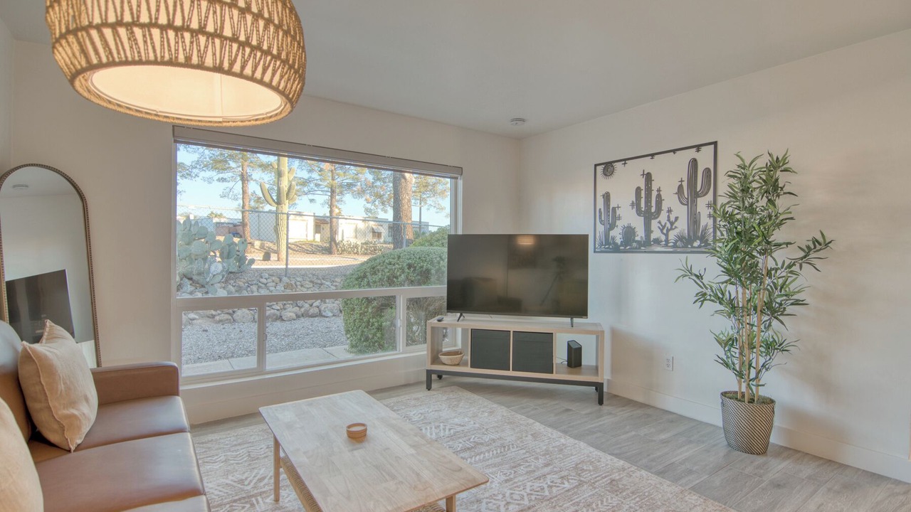 Photo of Livingroom in Broadway Northeast