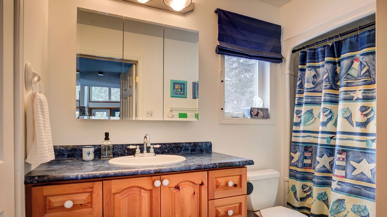 Photo of Bathroom in Garson