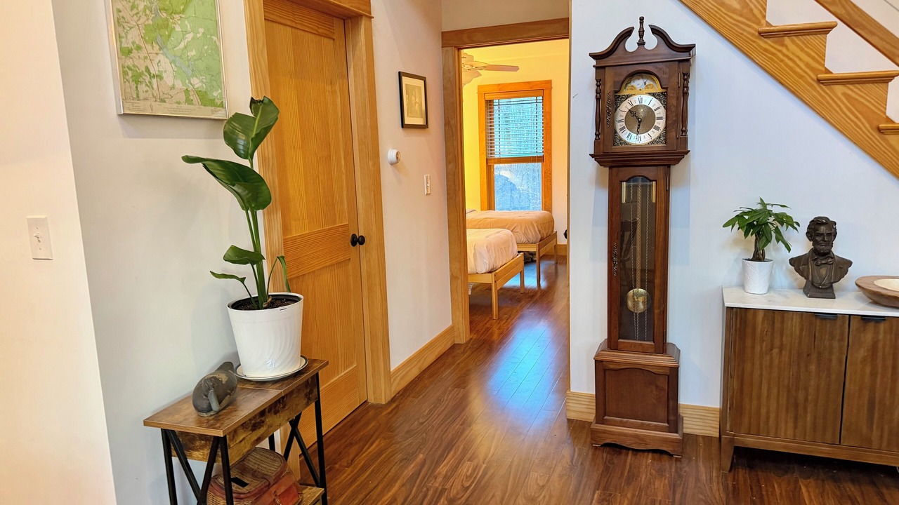 Photo of Bedroom in Alder Creek