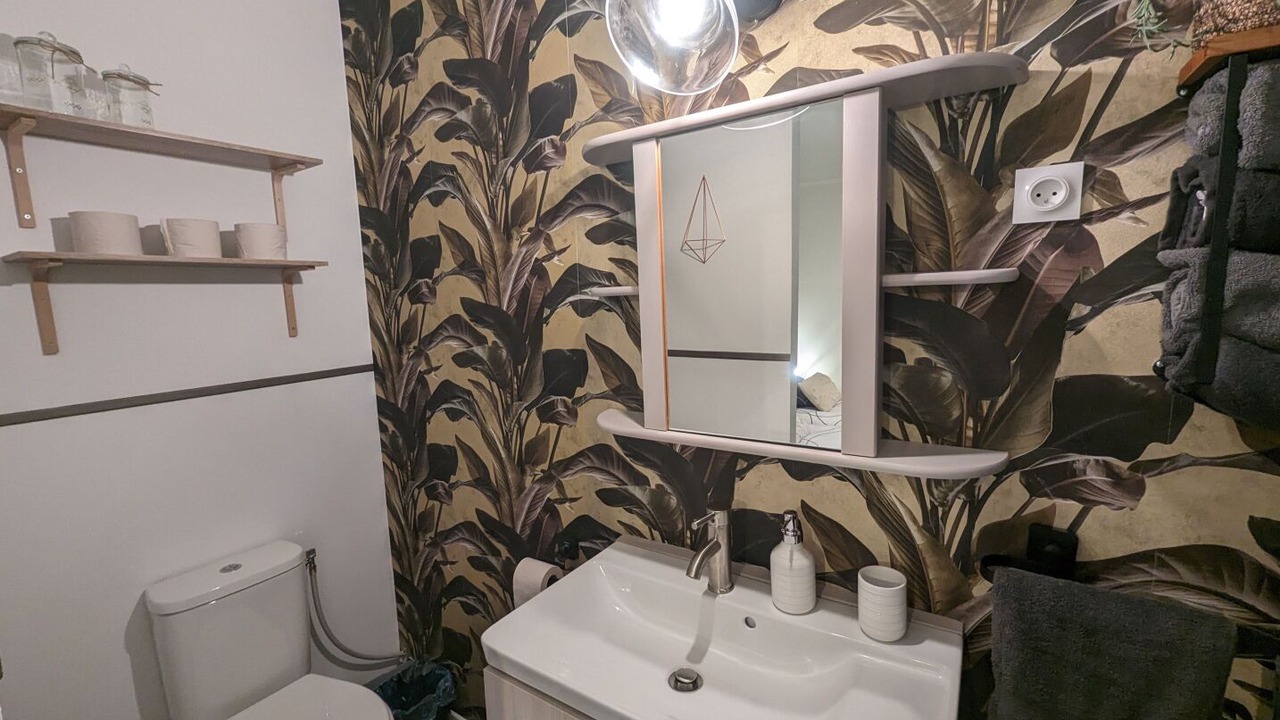Photo of Bathroom in Neuilly-l'Eveque