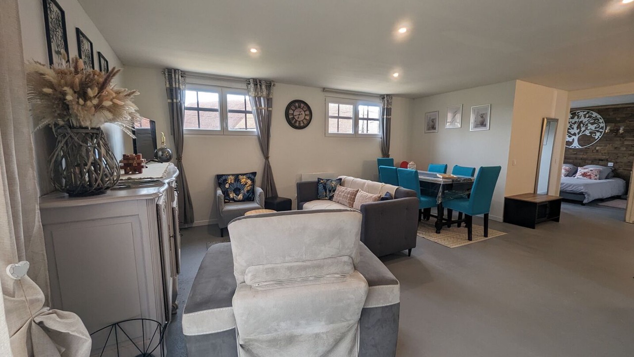 Photo of Livingroom in Neuilly-l'Eveque