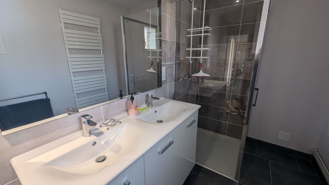 Photo of Bathroom in Frampas