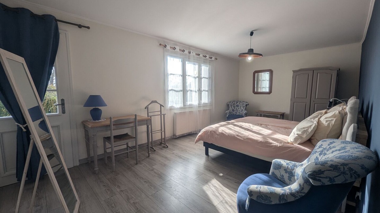 Photo of Bedroom in Frampas