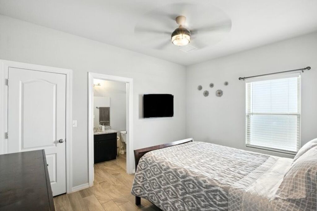 Photo of Bedroom in Biggs Field