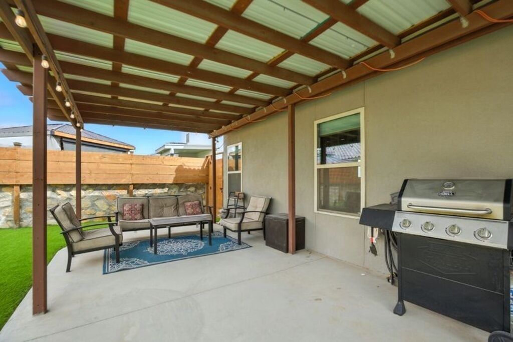 Photo of Patio Balcony in Biggs Field