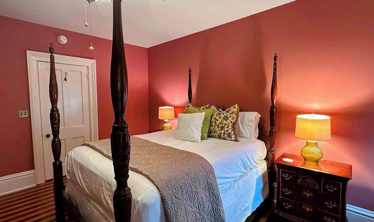 Photo of Bedroom in Oswego