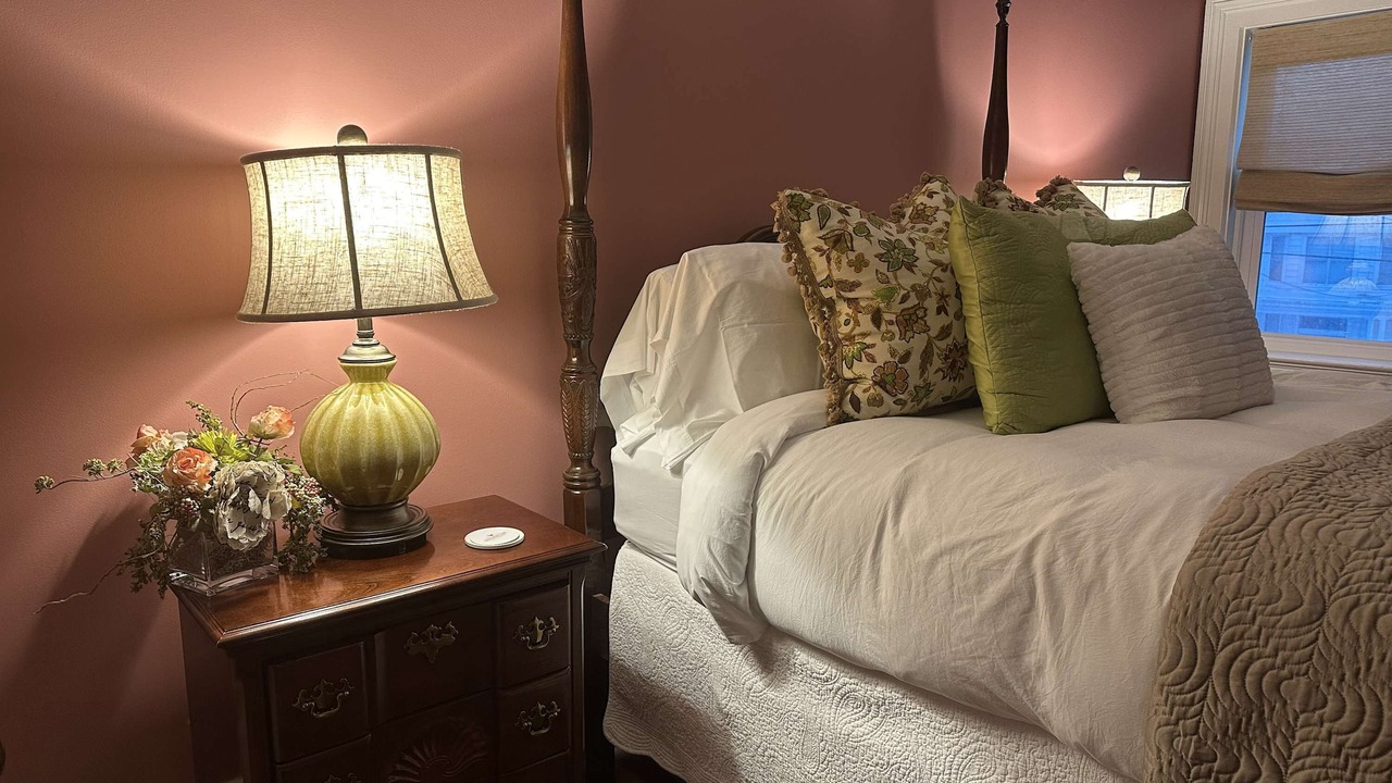 Photo of Bedroom in Oswego