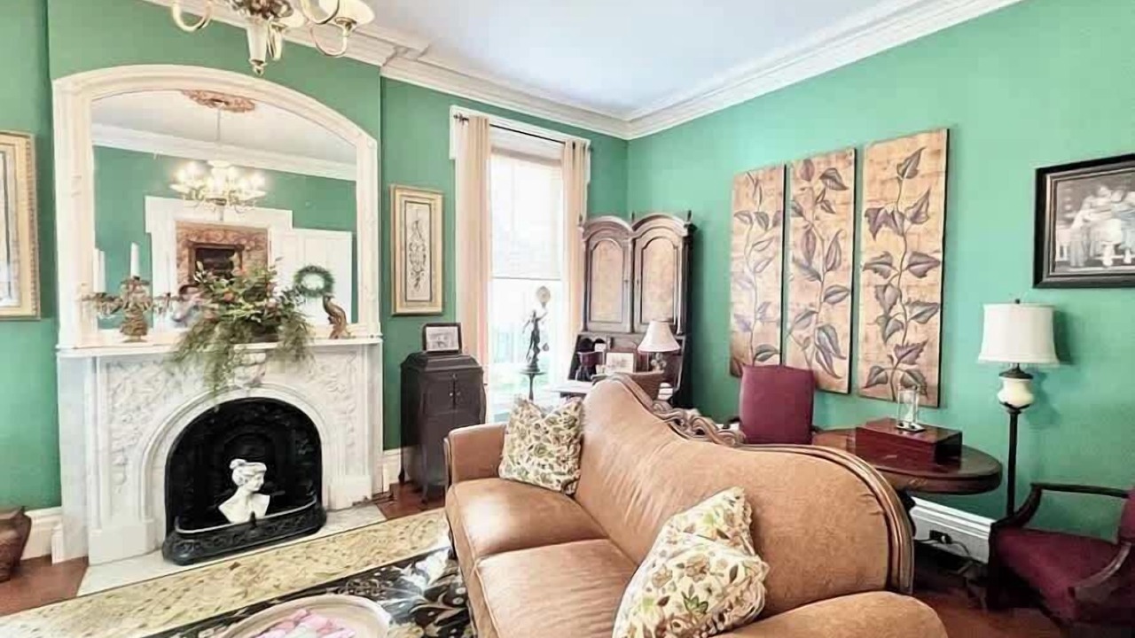 Photo of Livingroom in Oswego