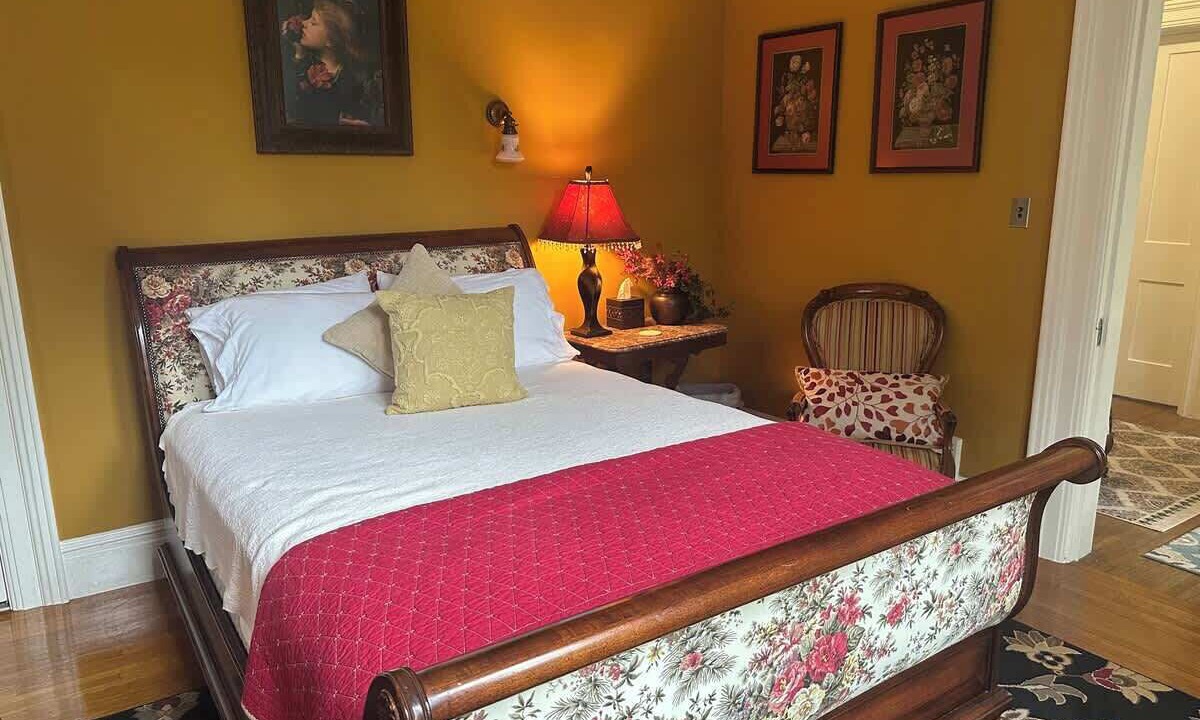 Photo of Bedroom in Oswego
