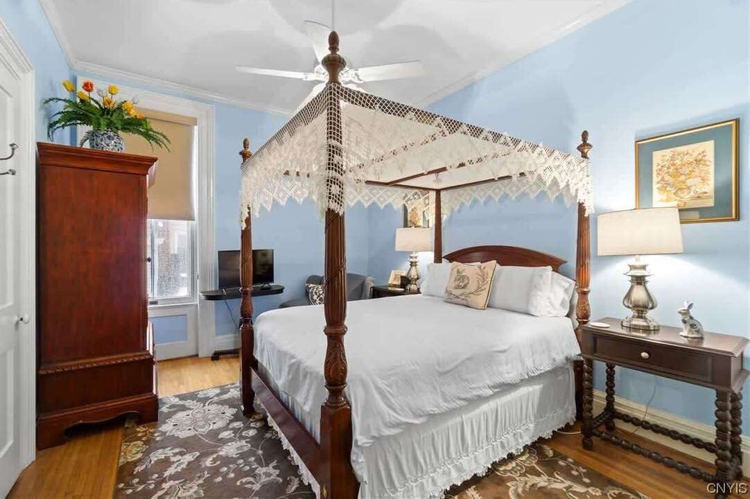 Photo of Bedroom in Oswego