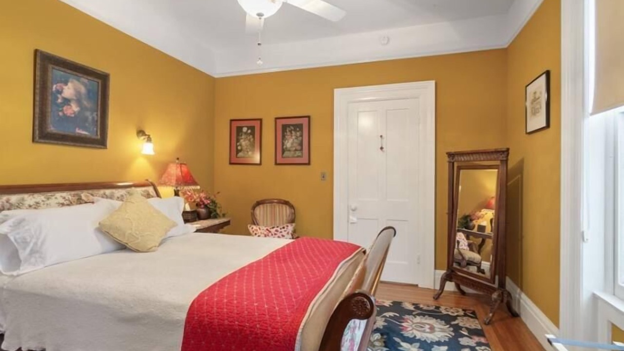 Photo of Bedroom in Oswego