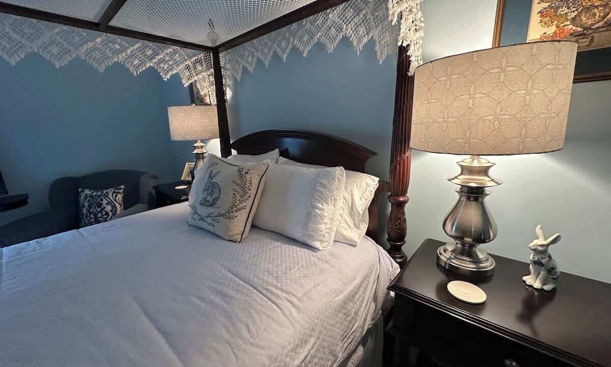 Photo of Bedroom in Oswego